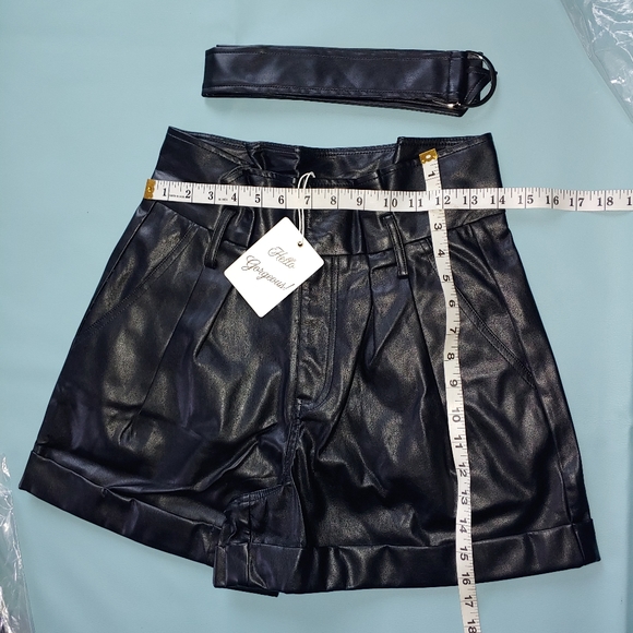 ELAN STEPHANIE FAUX LEATHER SHORT - Picture 4 of 6